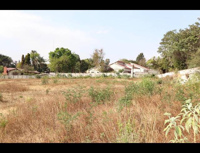 LAND FOR SALE IN BRYANSTON